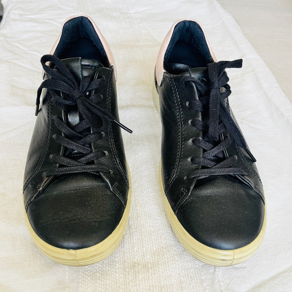 ECCO Soft 7 Womens Black Leather Danish Design Street Sneaker 470093 Size 8